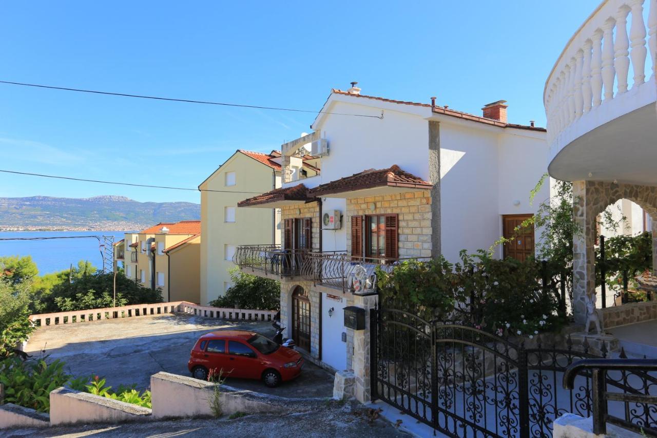Apartments By The Sea Arbanija, Ciovo - 17332 Trogir Exterior foto